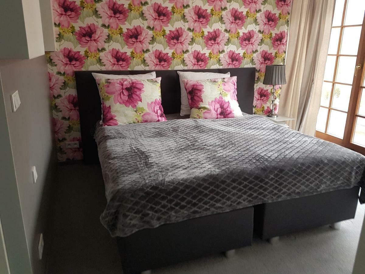 Mak Bed and Breakfast Murowana Goślina Buitenkant foto