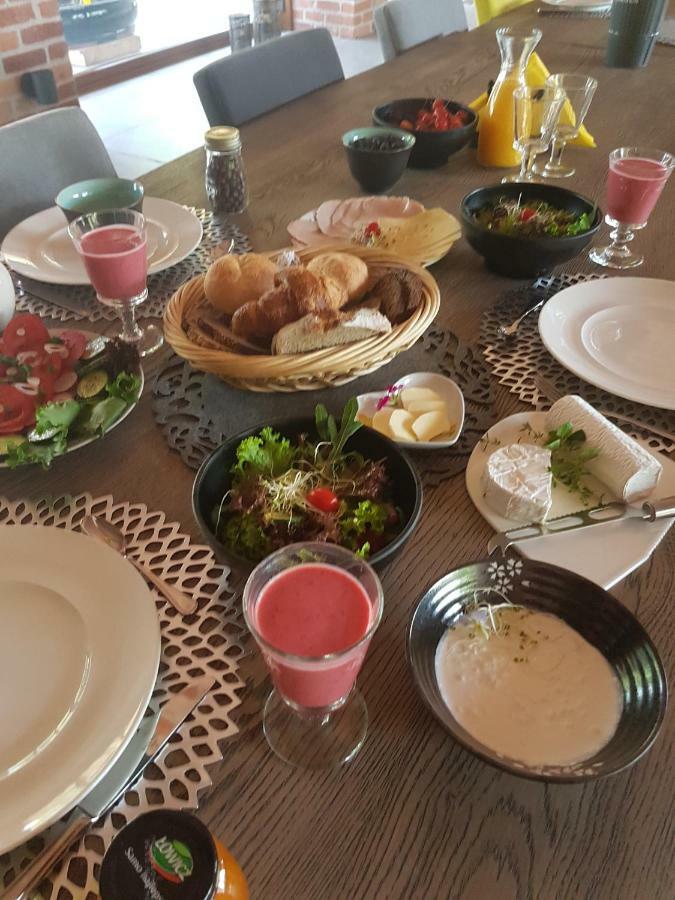Mak Bed and Breakfast Murowana Goślina Buitenkant foto